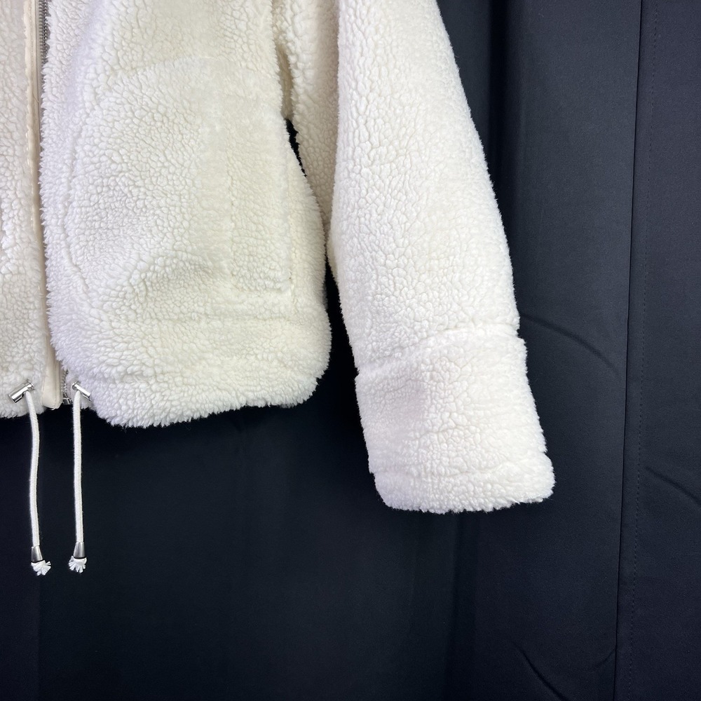 Women's Cozy Teddy Fleece Full Zip Jacket Universal Thread Size Medium NWT - Picture 4 of 8